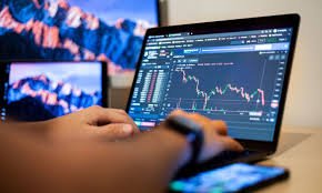 ما هي الثلاث أسواق الغنية عن التعريف ؟