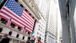  المضاربة اليومية لعام 2025: أفضل الأسهم لتحقيق أرباح سريعة وآمنة