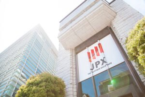 التداول والاستثمار في البورصة اليابانية: الدليل الشامل
