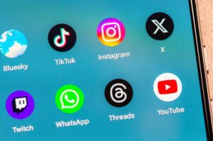 استثمر في تيك توك بذكاء: خطوات شراء الأسهم وتداولها للمبتدئين 2 استثمر في تيك توك بذكاء: خطوات شراء الأسهم وتداولها للمبتدئين