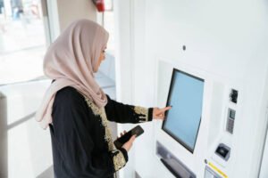 أسهم بنك الرياض أم البدائل؟ الطريق إلى استثمار آمن ومربح