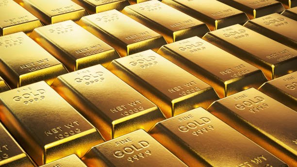 الذهب يستقر قرب ذروة تاريخية مدعوماً بآمال خفض الفائدة الأمريكية