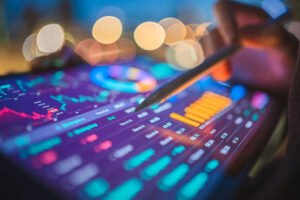 العقود الآجلة للأسهم الأمريكية مستقرة وسط ترقب بيانات اقتصادية وتقارير مالية بارزة