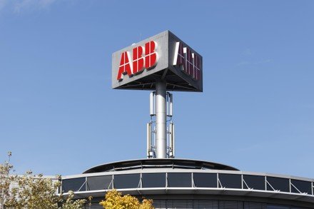 سوفت بنك تستحوذ على وحدة الروبوتات في "إيه بي بي" مقابل 5.38 مليار دولار لتعزيز طموحاتها في الذكاء الاصطناعي الفيزيائي