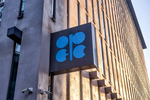 أوبك+ تميل إلى زيادة طفيفة جديدة في الإنتاج وسط ضغوط الحفاظ على توازن السوق 2 أوبك+ تميل إلى زيادة طفيفة جديدة في الإنتاج وسط ضغوط الحفاظ على توازن السوق