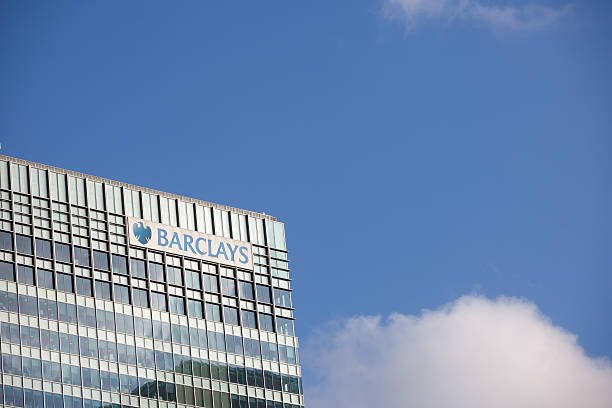 باركليز يرفع توقعاته لعام 2025 ويعلن عن برنامج جديد لإعادة شراء الأسهم