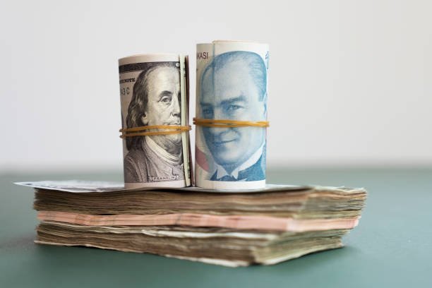 الدولار/الليرة التركية يرتفع وسط نطاق ضيق وتقلبات محدودة