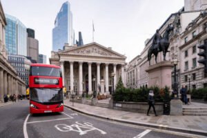 مترو بنك البريطاني يحقق نمواً في الإقراض ويحافظ على ربحية قوية خلال الربع الثالث 2025