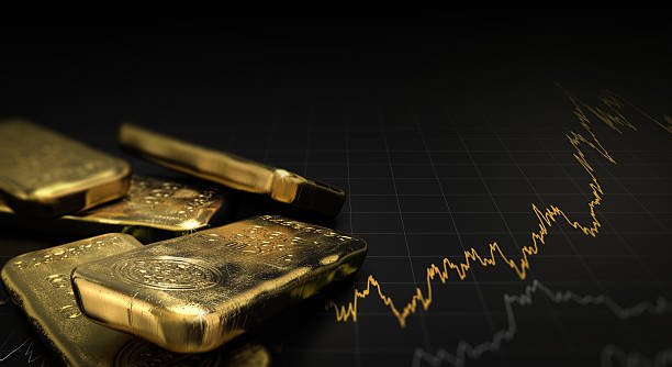 الرئيسية 1 الذهب يتأرجح بين المخاطر الجيوسياسية وقوة الدولار