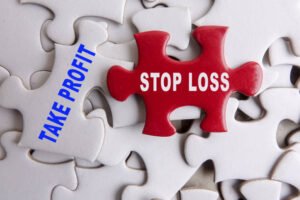 Stop Loss وTake Profit: دليل شامل لإدارة المخاطر وتحقيق الأرباح في التداول