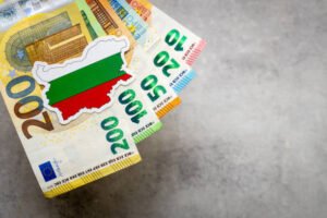 تعافي اليورو وتراجع الدولار.. الأسواق تترقب الفائدة الأوروبية وتطورات الشرق الأوسط