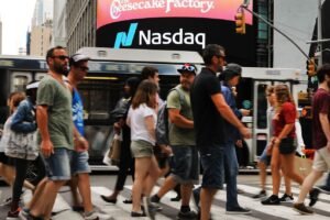 انهيار أسعار النفط بعد فتح مضيق هرمز… الأسواق العالمية تتفاعل بقوة مع انفراجة التوترات