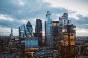 الأسهم الأوروبية تحت الضغط مع تصاعد التوترات وارتفاع أسعار النفط