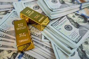 تراجع محدود للذهب في التداولات الآسيوية مع استقرار مؤشر الدولار
