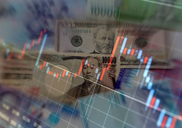 الفائدة الأمريكية: كيف تُحرّك الأسواق العالمية وما فرص المتداول؟