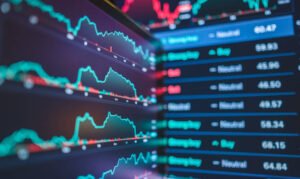 الأسهم الأمريكية ترتفع رغم عاصفة النفط والتوترات الجيوسياسية