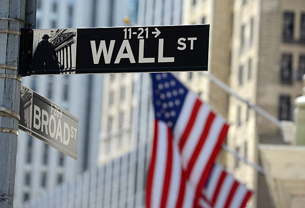 المؤشرات الأمريكية والأخبار المؤثرة على أسعارها.. كيف يقرأ المستثمر نبض أكبر أسواق العالم؟