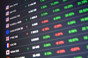 وول ستريت تبدأ أغسطس بمكاسب قوية وسط ترقب تقرير الوظائف ونتائج الشركات