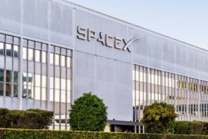 وول ستريت تراهن على SpaceX.. بنوك كبرى ترفع التقييمات قبل الانضمام إلى ناسداك 100
