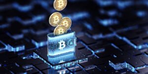 بيتكوين تستعيد الزخم وأسهم شركات العملات المشفرة تجذب رهانات صعودية قوية