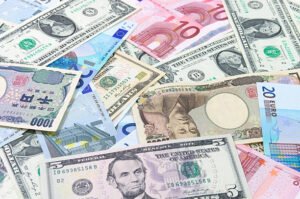 الين الياباني يتراجع مع اشتعال العوائد وترقب قرارات الفيدرالي وبنك اليابان 2 الين الياباني يتراجع مع اشتعال العوائد وترقب قرارات الفيدرالي وبنك اليابان