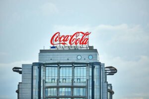نتائج كوكا كولا يوروباسيفيك تتجاوز التوقعات والسهم يتراجع 3.6%