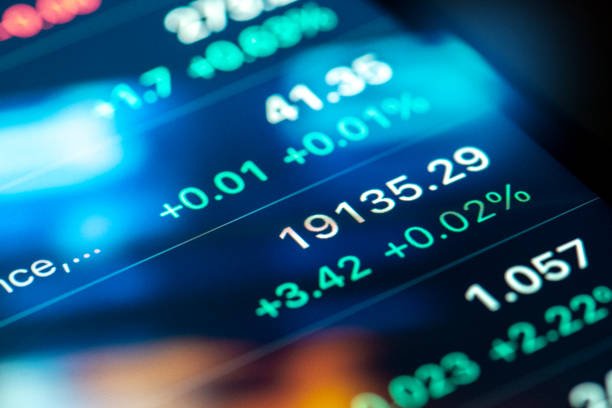 السندات العالمية تستعيد توازنها بعد تدخل الخزانة الأمريكية.. العوائد تتراجع من قمم تاريخية