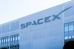 تسلا تعمّق شراكتها مع SpaceX لتوسيع نفوذها في الذكاء الاصطناعي والروبوتات 2 تسلا تعمّق شراكتها مع SpaceX لتوسيع نفوذها في الذكاء الاصطناعي والروبوتات