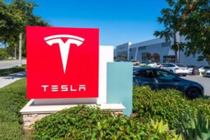 تسلا تعمّق شراكتها مع SpaceX لتوسيع نفوذها في الذكاء الاصطناعي والروبوتات 1 تسلا تعمّق شراكتها مع SpaceX لتوسيع نفوذها في الذكاء الاصطناعي والروبوتات