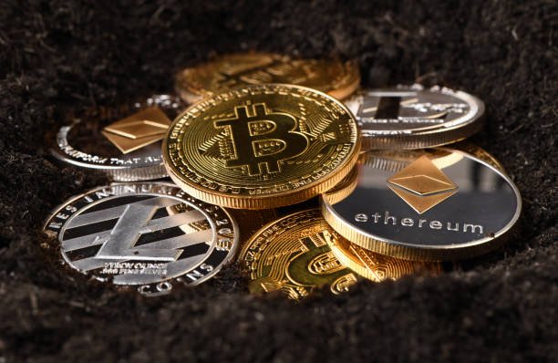 المقالات 38 بيتكوين تحافظ على تداولها فوق 85 ألف دولار وسط ضغوط العوائد والتضخم