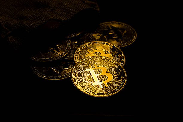 سعر بيتكوين اليوم يرتفع فوق 82 ألف دولار وسط تقلبات الأسواق
